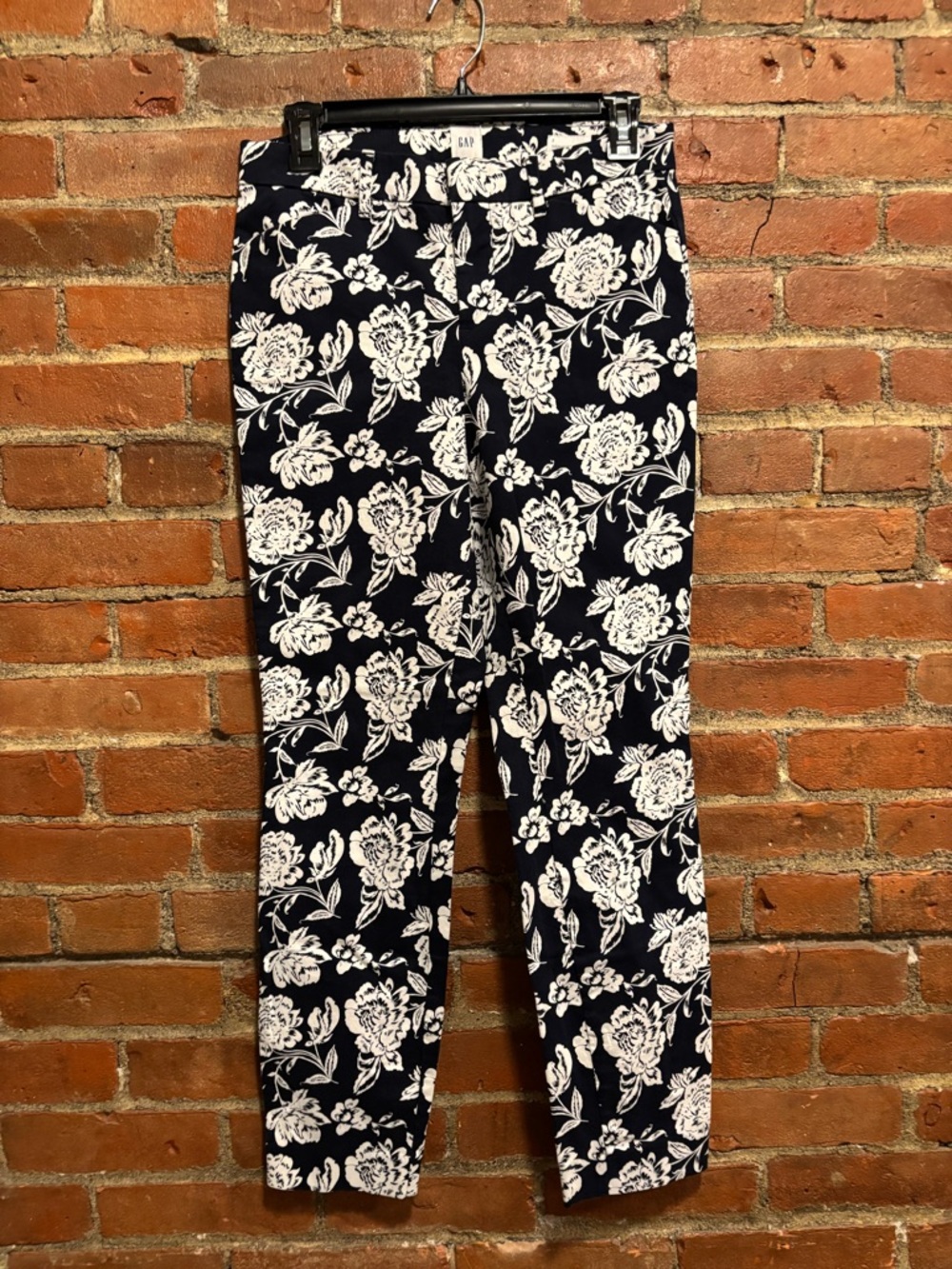 GAP Navy and White Floral Skinny Ankle Pants